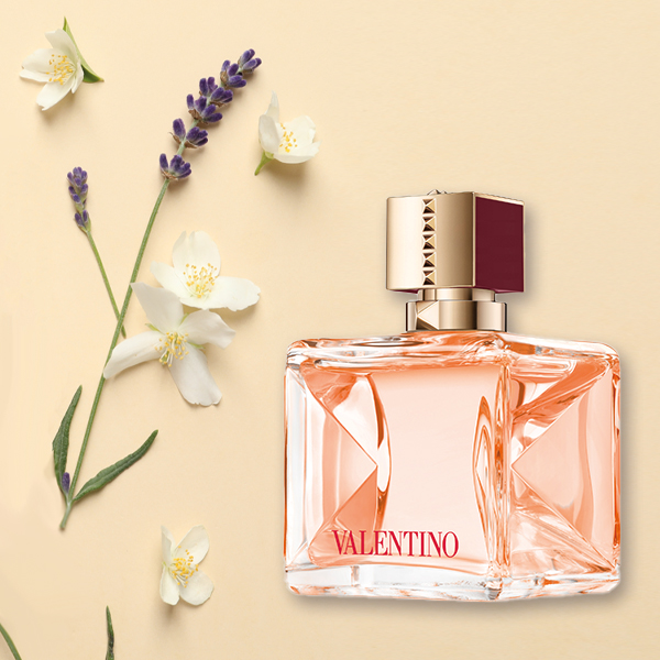 Voce Viva Intensa by Valentino with stem of lavender