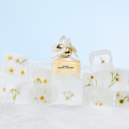 100ML Marc Jacobs Daisy Eau de Toilette Gift Set for her  4 of 5 