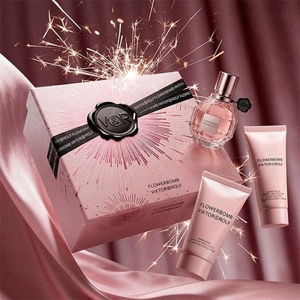 30ML Viktor Rolf Flowerbomb Eau de Parfum Spray Gift Set  3 of 4 