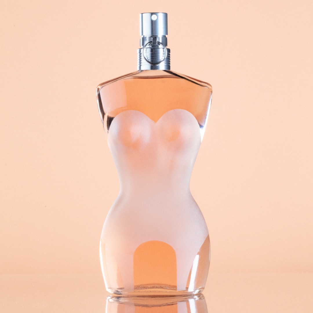 Visual of Classique on pink background